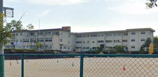 四日市市東坂部町の中古一戸建て(四日市市立三重北小学校)
