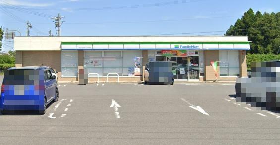 クレイドルガーデンいなべ市大安町石榑南 第1 3号棟(ファミリーマートいなべ大安いしぐれ店)