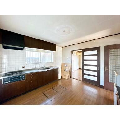 四日市市北小松町244-12　中古戸建