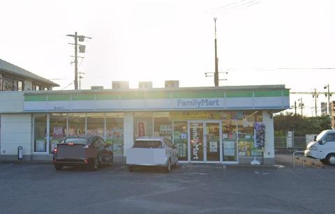 鈴鹿市東磯山３丁目の中古一戸建て(ファミリーマート磯山駅前店)