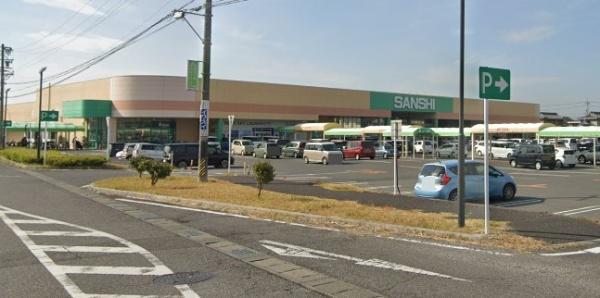 鈴鹿市東磯山３丁目の中古一戸建て(スーパーサンシ河芸店)