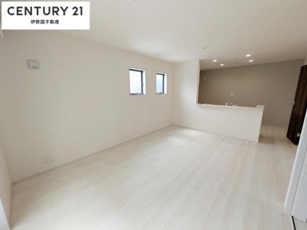 リーブルファイン四日市市塩浜　２号棟
