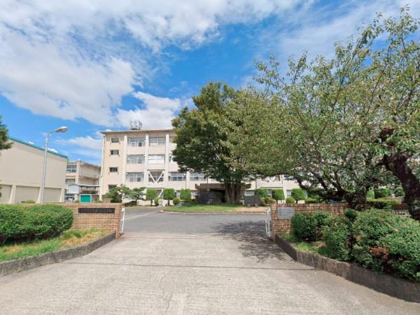 江南市小折本町白山　一戸建て(江南市立布袋中学校)