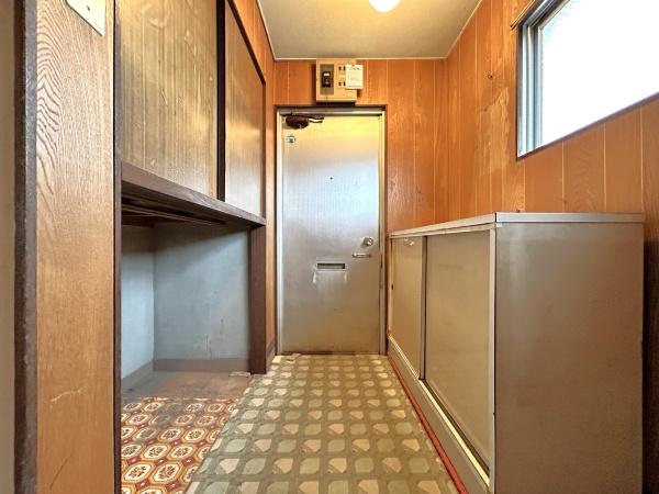 小橋方コーポラスA棟(玄関)