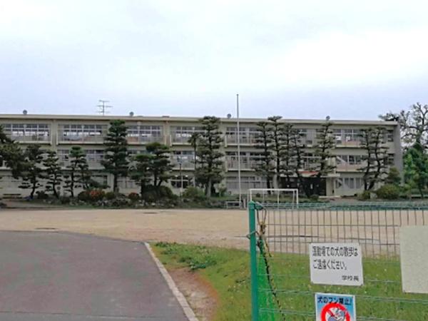 桑名市長島町松ケ島の中古一戸建て(桑名市立長島中部小学校)