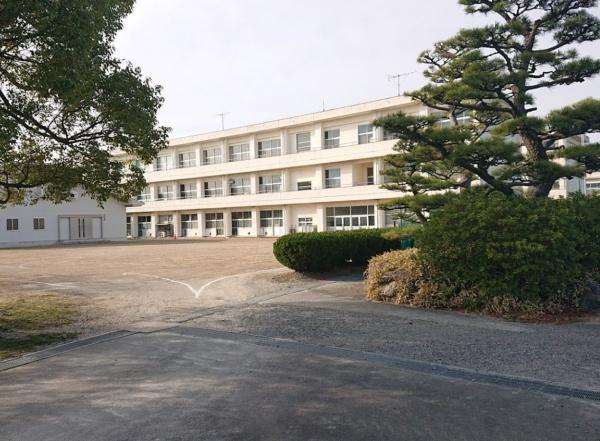 津島市青塚町５丁目の土地(津島市立神守中学校)