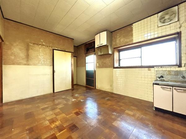 愛西市諸桑町郷城　中古一戸建て