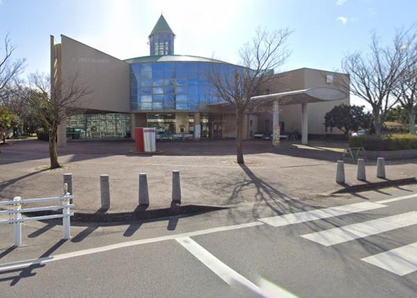 愛西市須依町北前の土地(愛西市中央図書館)