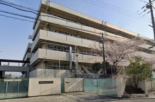 ミリカ・ヒルズ2街区(吹田市立千里丘中学校)