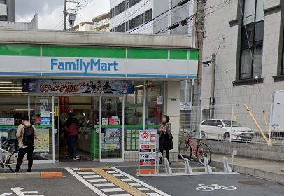 天神橋ホワイトハイツ(ファミリーマート天六北店)