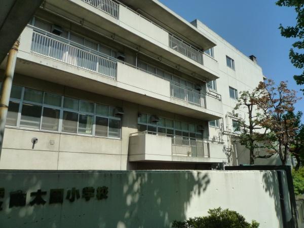 横浜市南区二葉町１丁目の中古一戸建て(横浜市立南吉田小学校)