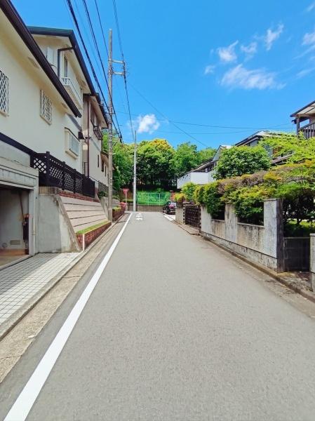横浜市南区別所中里台の中古一戸建て