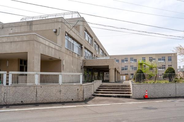 東急ドエルおおやちビレジ1号棟(札幌市立大谷地東小学校)
