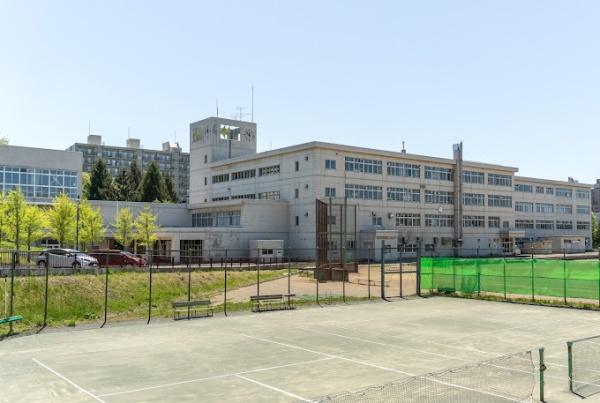 東急ドエルおおやちビレジ1号棟(札幌市立厚別南中学校)