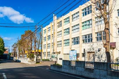 札幌市西区八軒九条東２丁目の土地(札幌市立琴似中央小学校)