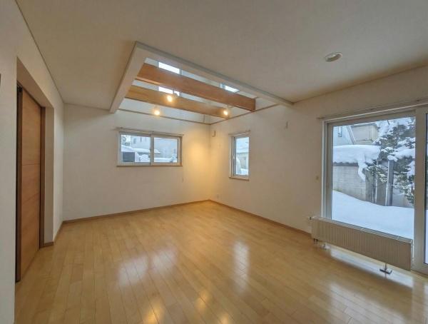 北広島市虹ヶ丘４丁目の中古一戸建