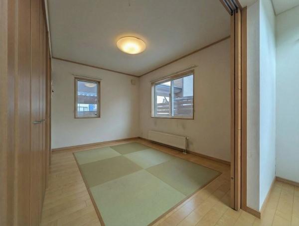 北広島市虹ヶ丘４丁目の中古一戸建
