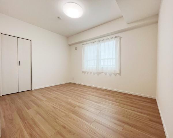 ロピア発寒駅前