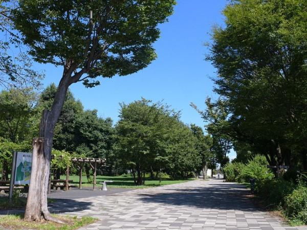 府中多摩川通り住宅2号棟(郷土の森公園)