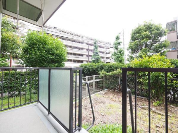 コープ府中武蔵野台 1号棟(庭)