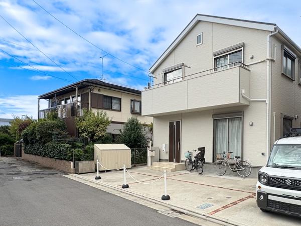 府中市美好町3丁目の中古一戸建て(前面道路含む現地写真)