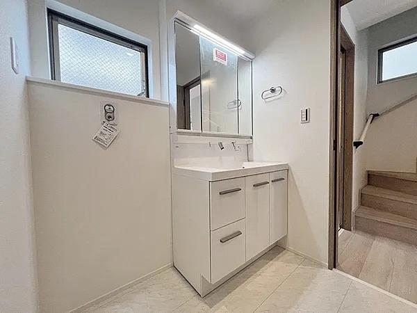 国分寺市光町1丁目の中古一戸建て(洗面台・洗面所)