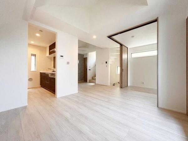 国分寺市光町1丁目の中古一戸建て(リビング)