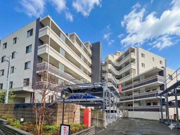 プレシス多摩永山レヴィエ