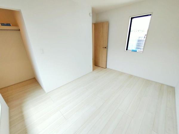 稲城市東長沼　４号棟