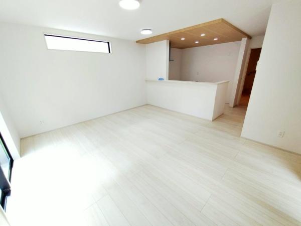 稲城市東長沼　４号棟