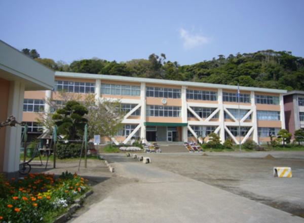 館山市那古の土地(館山市立那古小学校)
