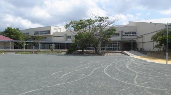 館山市湊(館山市立北条小学校)