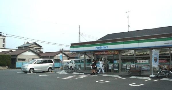 グランドヒルズ浜野(ファミリーマート千葉浜野中央店)