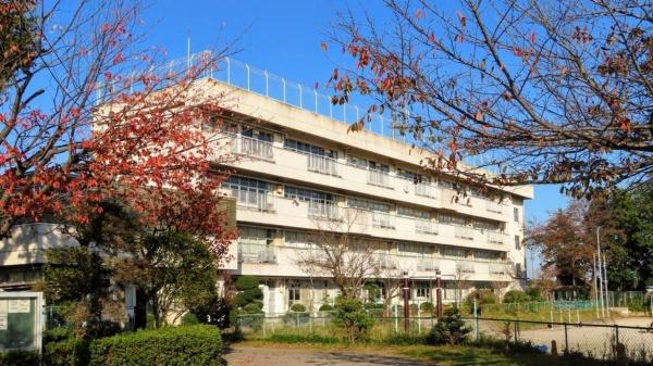 柏市加賀1丁目(柏市立中原中学校)