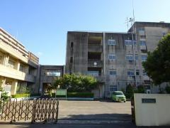 稲毛海岸３丁目団地16号棟(千葉市立稲浜中学校)