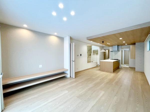 豊橋市草間町東山新築戸建(全３棟)２号棟