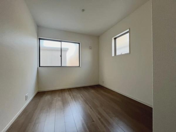 新城市西入船　新築戸建（全2棟）１号棟リーブルガーデン