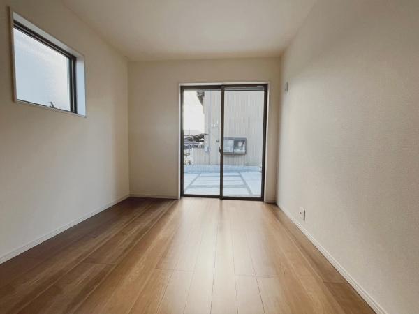 新城市西入船　新築戸建（全2棟）１号棟リーブルガーデン