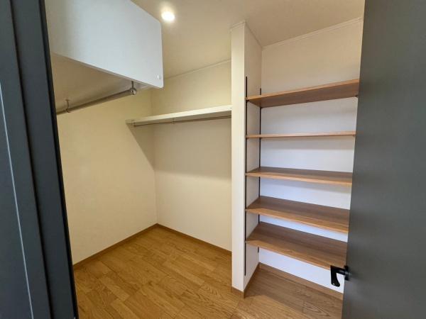 豊橋市牛川通三丁目　新築戸建（全３棟）２号棟