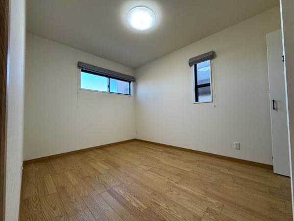 豊橋市牛川通三丁目　新築戸建（全３棟）２号棟