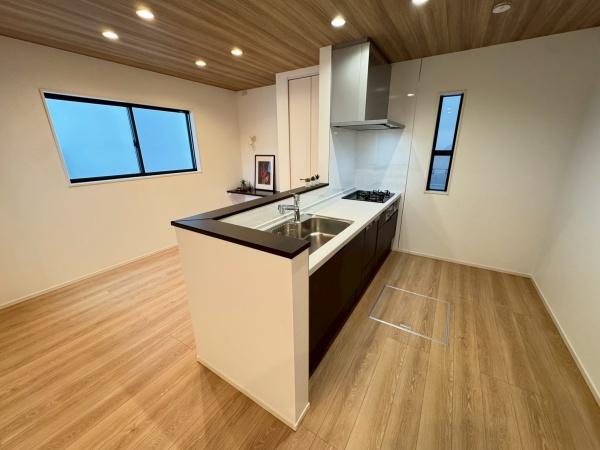 豊橋市西幸町１期　新築戸建（全２棟）２号棟