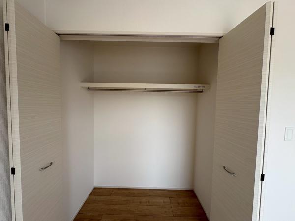 豊橋市緑ヶ丘１丁目　新築戸建（全５棟）２号棟