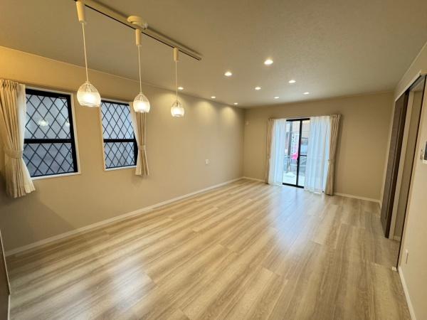 豊川市三蔵子大道　新築戸建（全５棟）２号棟