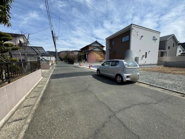 豊橋市多米中町2丁目 新築戸建(全7棟)4号棟(前面道路含む現地写真)
