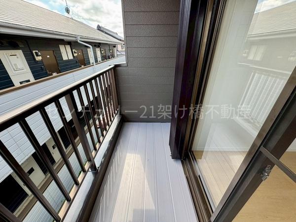 豊川市三蔵子町野河薮の中古一戸建て(バルコニー)