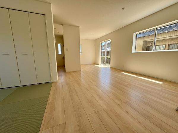 豊川市篠束町第4　新築戸建(全2棟)2号棟クレイドルガーデン