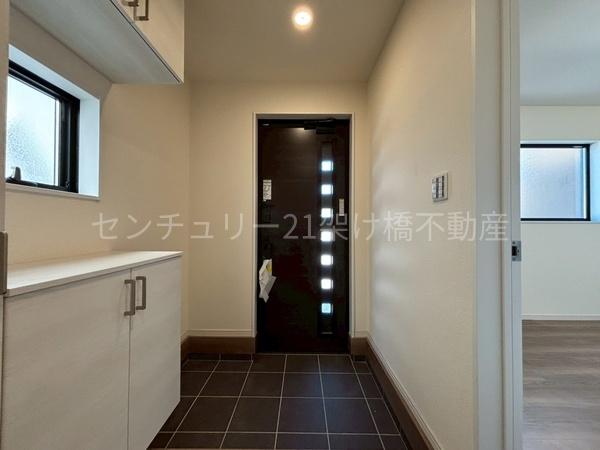 豊川市大堀町第1期 新築戸建(全3棟)1号棟(玄関)