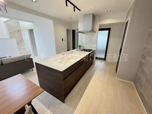 豊川市金屋元町一丁目　新築戸建（全６棟）２号棟