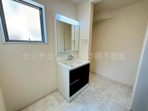 豊川市市田町第１期　新築戸建（全３棟）２号棟