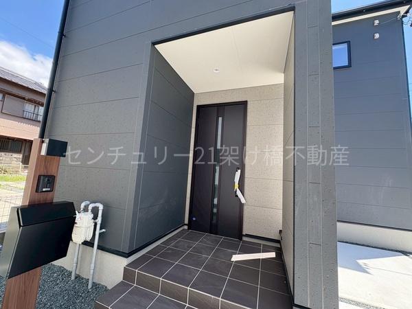 豊川市国府町豊成５８期　新築戸建（全３棟）２号棟